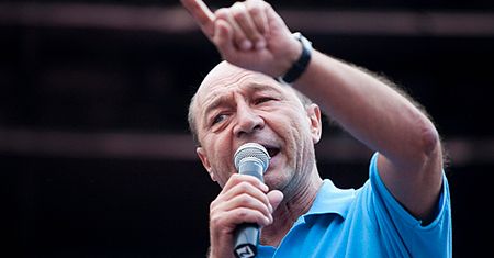 Rozpoczęło się referendum ws. impeachmentu prezydenta Rumunii