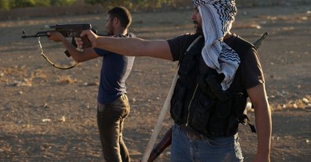 NRS: Katar, Arabia Saudyjska i Libia dostarczają broń rebeliantom
