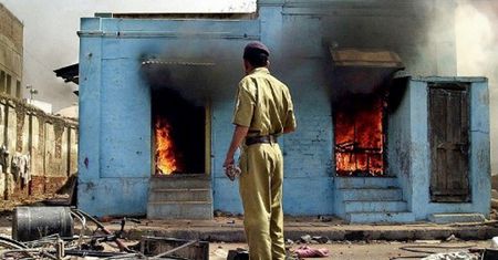 Indie: dożywocie dla 21 hindusów za mord na muzułmanach