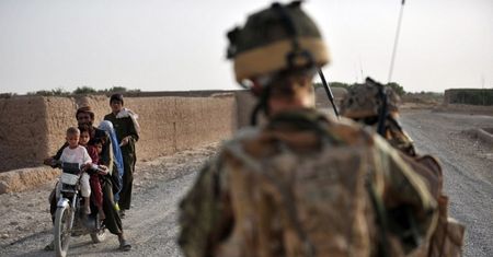 Afganistan: zamachowiec samobójca na ośle zabił trzech żołnierzy i ich tłumacza