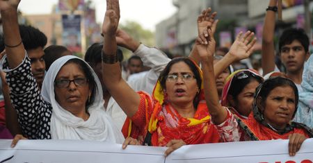Pakistan: imam wrobił 14-latkę w spalenie Koranu?