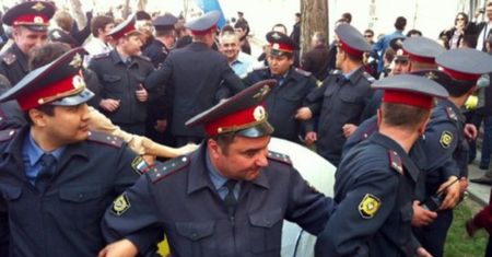 Czterej rosyjscy policjanci skazani za brutalne torturowanie świadka