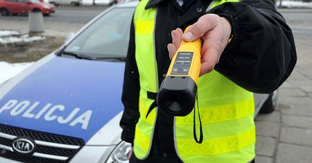 Miał blisko 4 promile alkoholu, chciał wjechać na A4