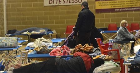 Ok. 6 tys. osób potrzebuje dachu nad głową po trzęsieniu ziemi