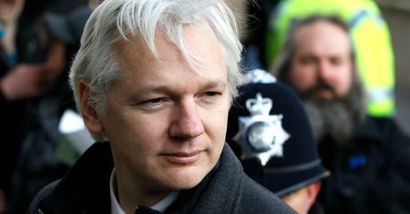 Co dalej z Julianem Assange'em?