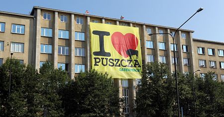 Plakat na ministerstwie