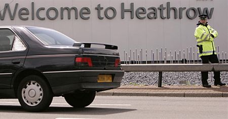 Na lotnisku Heathrow poniżają dzieci?