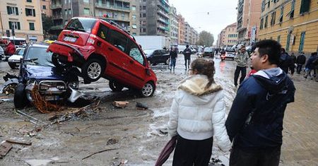 Oberwanie chmury nad Genuą; siedem osób nie żyje