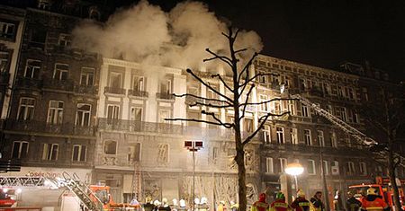 Zawalił się dom - 2 osoby wciąż pod gruzami, 40 rannych