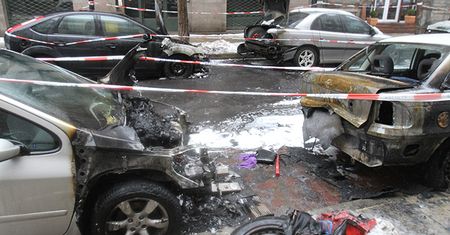 Podpalacz aut z Warszawy wypuszczony na wolność