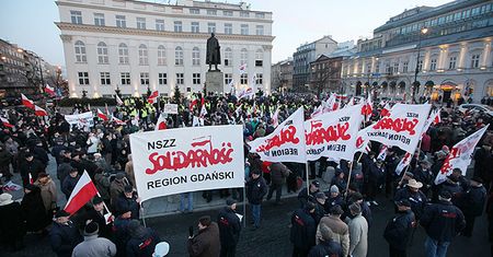 Marsz PiS przeciw wydłużeniu wieku emerytalnego