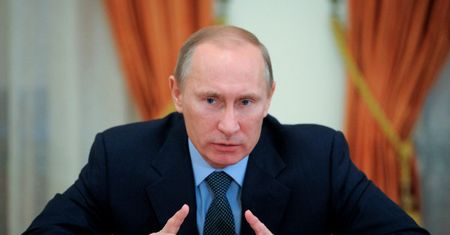 Putin ostrzega przed wyborem "niewłaściwej" partii