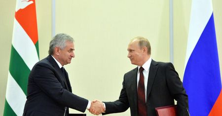 Rosja przejmuje kontrolę nad Abchazją