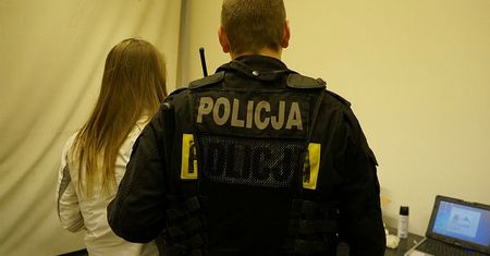 Opiekunka uprowadziła 4-miesięczne niemowlę. Policja: chciała wmówić partnerowi, że to ich dziecko