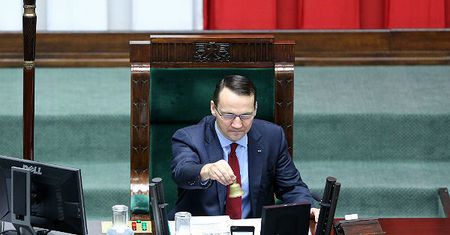 W sejmie kłótnia ws. posłanki Krystyny Pawłowicz. Andrzej Rozenek: niech wyniesie brudne naczynia