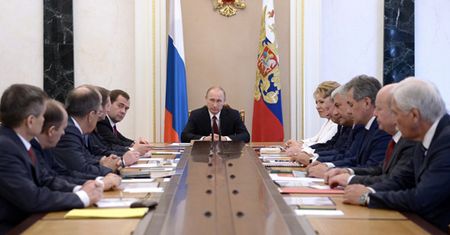 Rosyjskie elity władzy skonsolidowane jak nigdy. Ale jeżeli będzie bardzo źle, mogą zmieść Putina