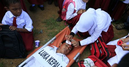 Lawina ziemna w Indonezji zabiła 7 osób, 108 zaginionych