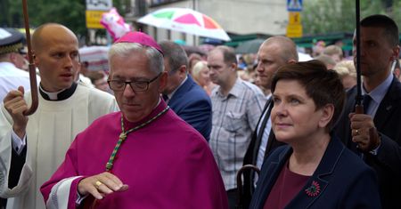 Abp Skworc w Piekarach Śl.: program 500 plus niweluje rażące różnice społeczne