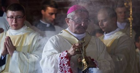 Apel abp Głódzia do Radia Maryja i Telewizji Trwam ws. ograniczenia handlu w niedziele