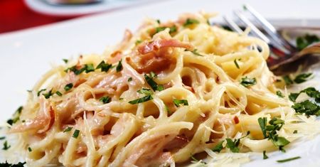 Spaghetti carbonara - pomysł na szybkie i smaczne danie