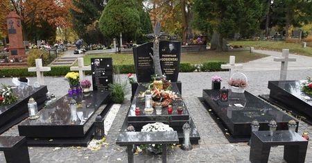 Ks. prof. Kawecki: Dzień Wszystkich Świętych - zadumą nad tajemnicą życia i śmierci