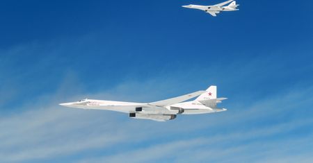 MSZ Islandii: niebezpieczny manewr rosyjskich pilotów. Przelecieli tuż obok samolotu pasażerskiego
