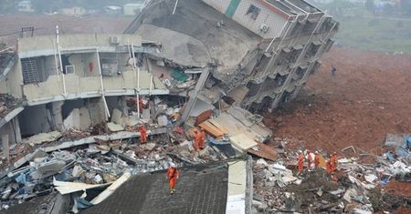 W Chinach 22 osoby zginęły wskutek zawalenia się kilku budynków