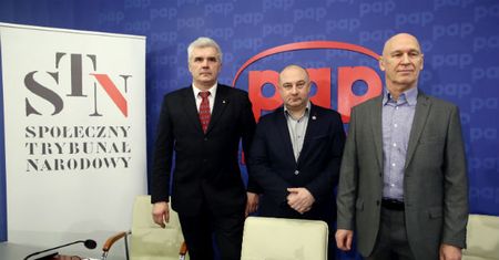 Pierwszy proces przed Społecznym Trybunałem Narodowym. Konkurencja IPN zajęła się bratem Michnika i Bolesławem Bierutem