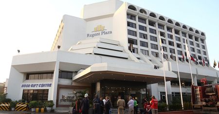 Turyści zginęli w pożarze luksusowego hotelu w Karaczi. Co najmniej 11 zabitych