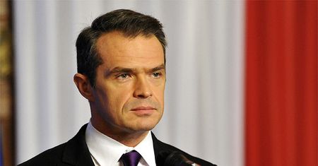 Nowak chce od "Wprost" 30 mln złotych. "Otwarty atak na prasę do reszty skłóci z nią rząd"