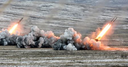 Rosja nie zwalnia tempa i zwiększa nakłady na armię. Po 10 latach znów przegonili USA