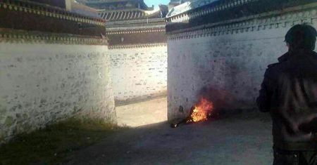 Chiny: kara śmierci dla mnicha, który namawiał do samopodpaleń