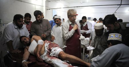 Pakistan: zamach samobójczy podczas pogrzebu, zginęło 20 osób