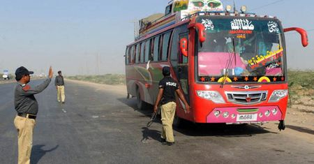 Pakistan: atak na konwój autobusów - 13 zabitych