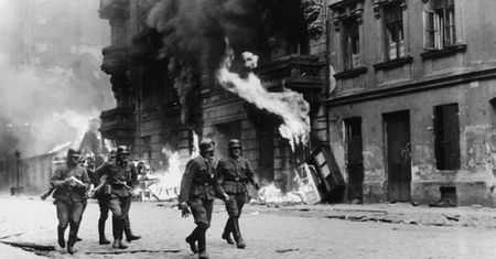 IPN zaprezentował oryginał raportu J. Stroopa, kata warszawskiego getta