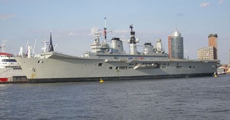 Wielka Brytania: ostatni rejs lotniskowca "Ark Royal" - do Turcji na złom