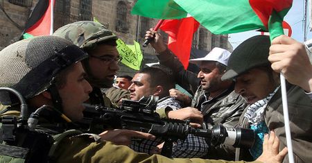 Amnesty International: Izrael nadużywa siły wobec Palestyńczyków