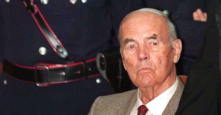 Włochy: hitlerowski zbrodniarz Erich Priebke pochowany na więziennym cmentarzu