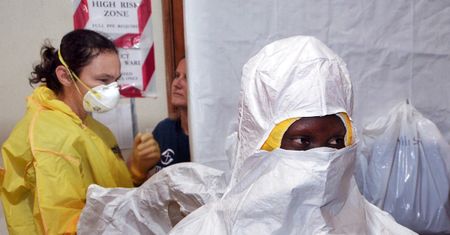 Liberia walczy z Ebolą. Niektórzy wierzą, że chorobę rozprzestrzenia rząd