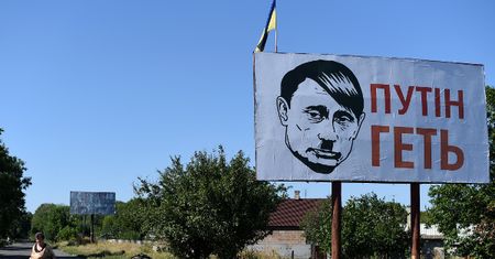 Żona Radosława Sikorskiego: histerią przygotowania do wojny totalnej czy naiwnością ich brak?