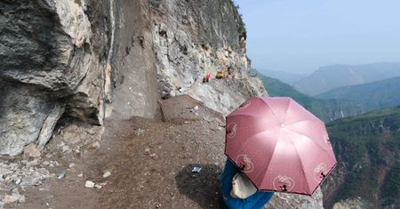 Chiny - po trzęsieniu groźba zalania wsi