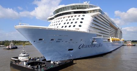 Największy niemiecki wycieczkowiec opuścił stocznię