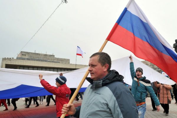Prorosyjscy demonstranci w Symferopolu