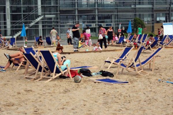 Gry, koncerty i dyskoteki na plaży w samym centrum