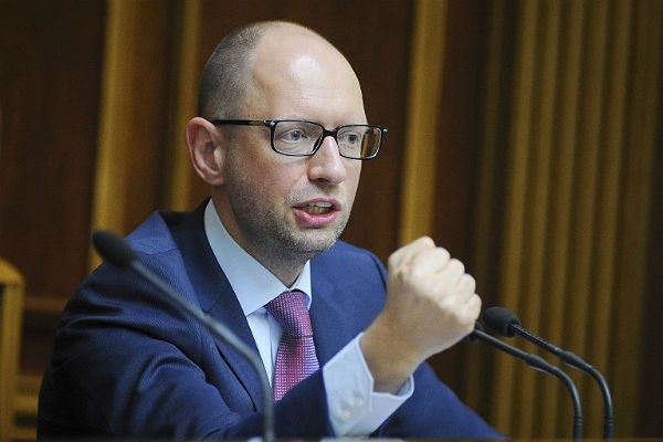 Spór Ukrainy z Rosją o wypowiedź Jaceniuka blokuje porozumienie. Niemcy w centrum zamieszania