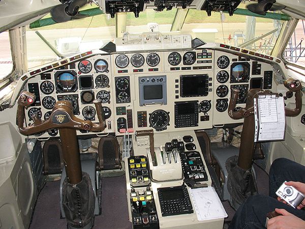 Kabina Tu-154M o numerze 101 - zdjęcie archiwalne