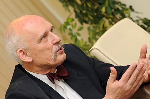 Janusz Korwin-Mikke stawia na "agresywną" kampanię