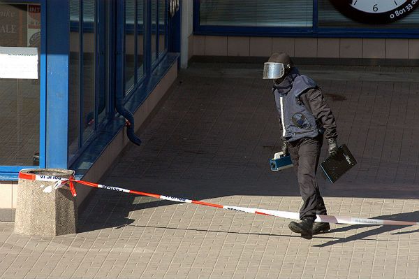 ABW ustaliła "gejobombera". Podłożył 14 atrap bomb w stolicy