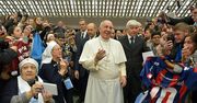 Papież Franciszek polecił rozdać rzymskim bezdomnym 300 parasoli