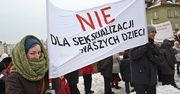 Kilkaset osób protestowało w Warszawie "w obronie dzieci"